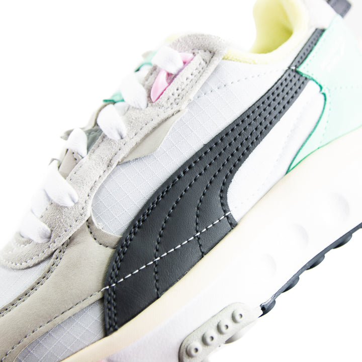 WMNS Wild Rider Layers (White/Ebony)